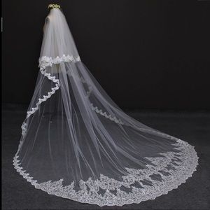 2 Wedding Veils (un-used) 3 Meters & 5 Meters